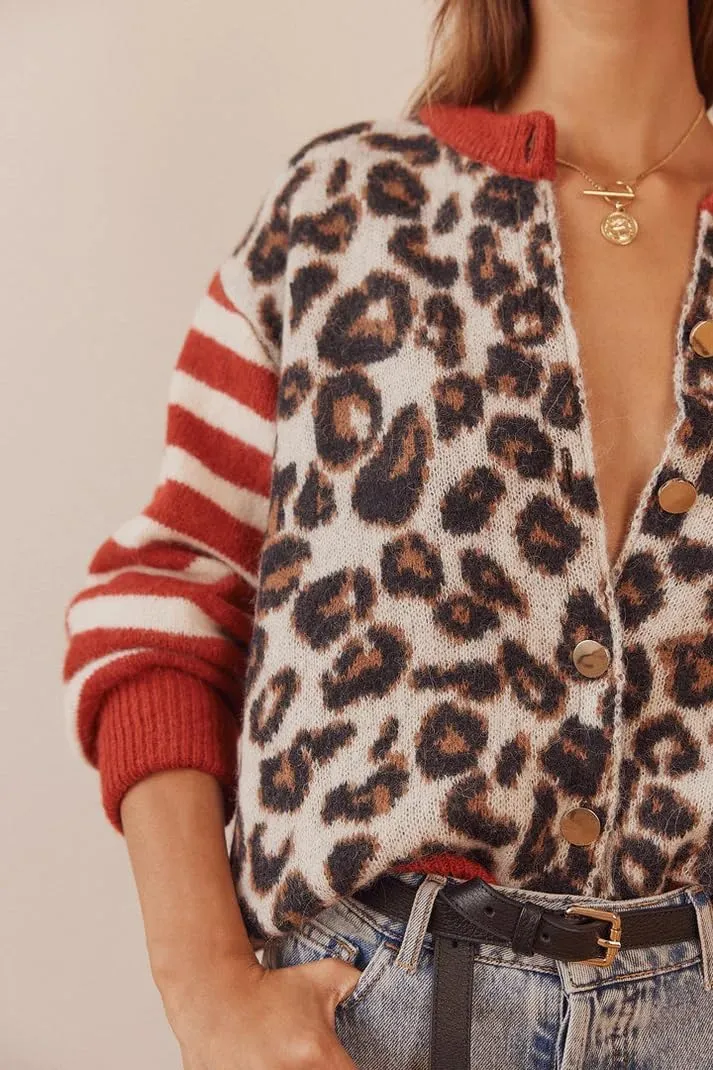 Leopard Print Cardigan Sweaters for Women Cheetah Long Sleeve Crew Neck Knit Top Open Front Button Up Cropped Jacket