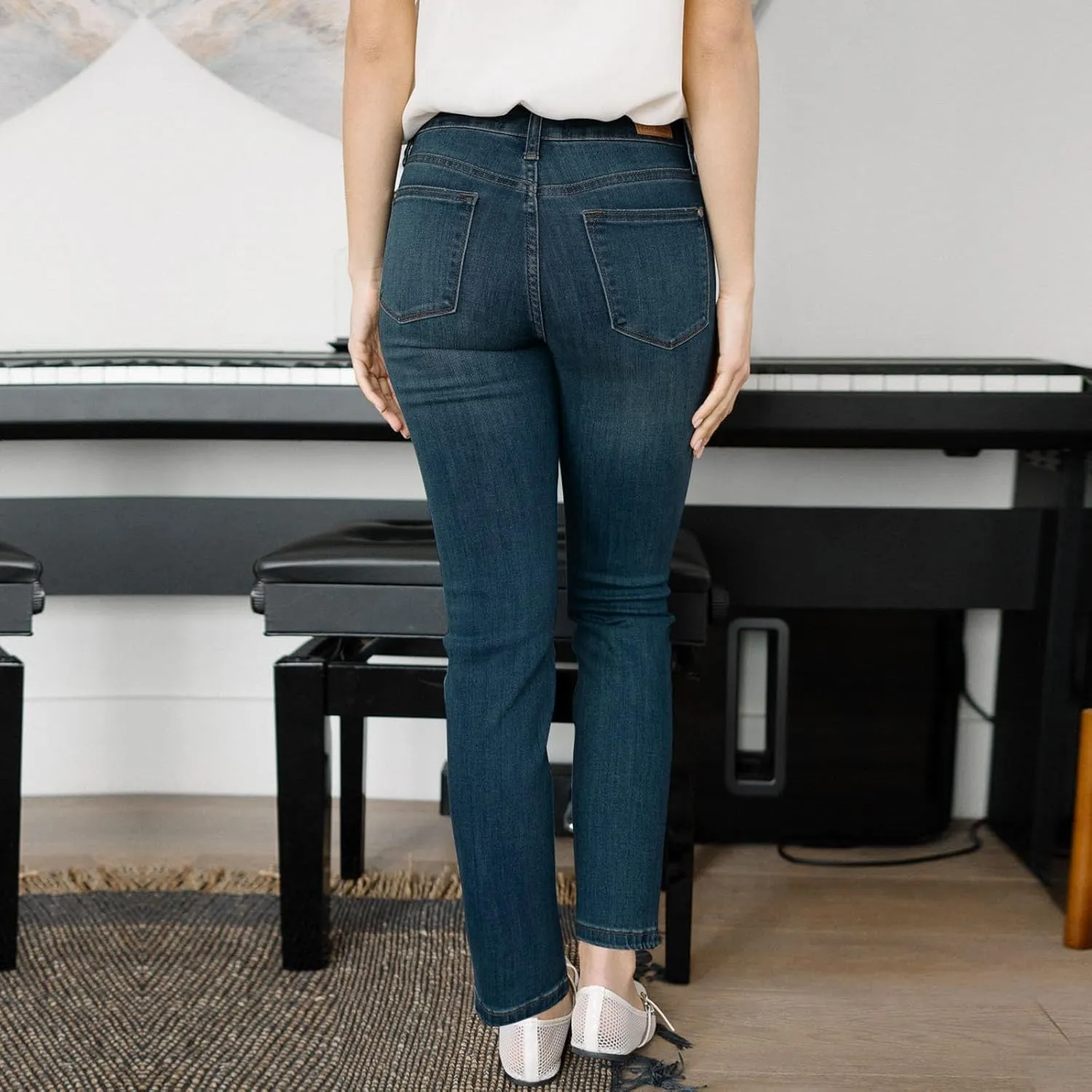 Stretchy Jeans for Women Trendy Mid Waist Wash Straight Leg Jeans Relaxed Fit Vintage Boyfriend Denim Pants with Pockets
