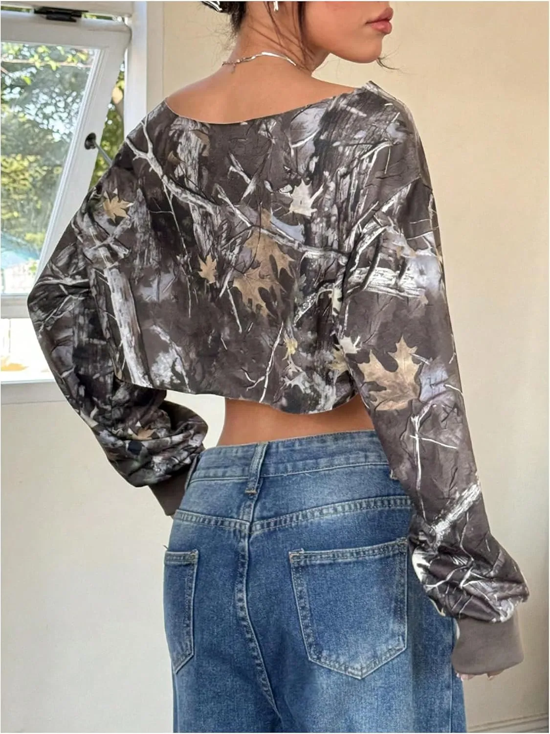 WDIRARA Women's Camo Print One Shoulder Sweatshirts Oversized Pullover Long Sleeve Crop Tops