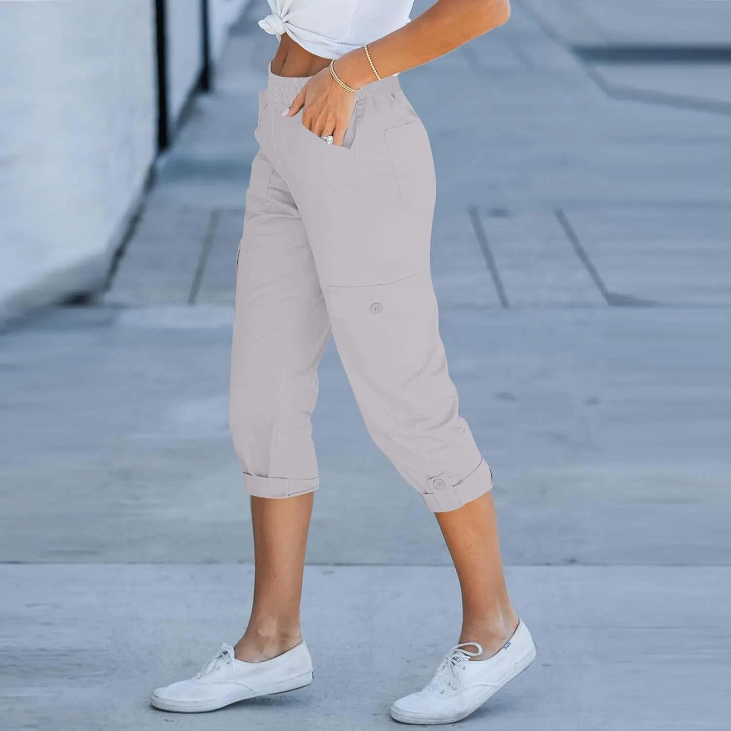 Women Cargo Capris Casual Elastic Waist Travel Hiking Pants Folded Hem Wide Leg Crop Chino Cargo Pants with 6 Pockets