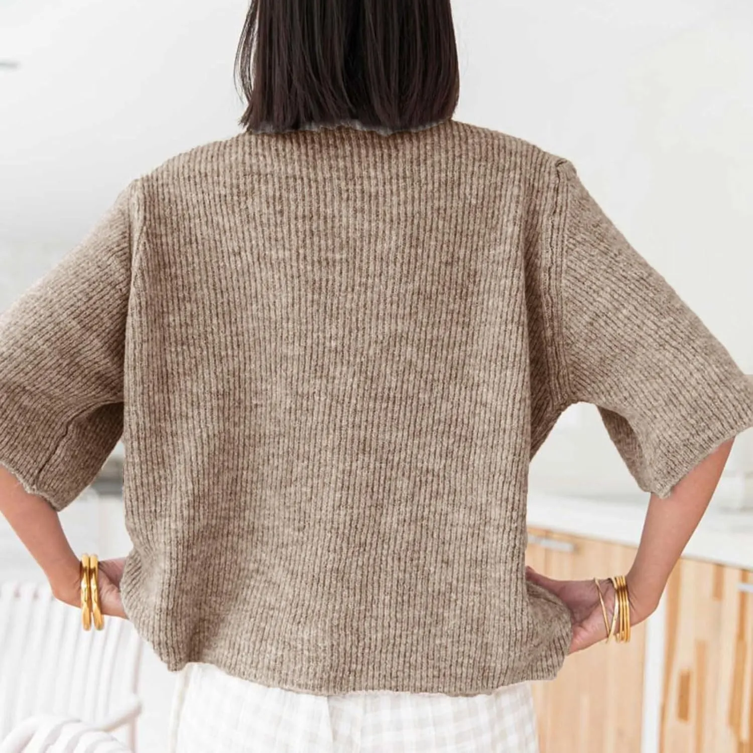Womens Button Up Short Sleeve Cardigans Sweater Cropped Lightweight Round Neck Elegant Knit Tops with Pockets