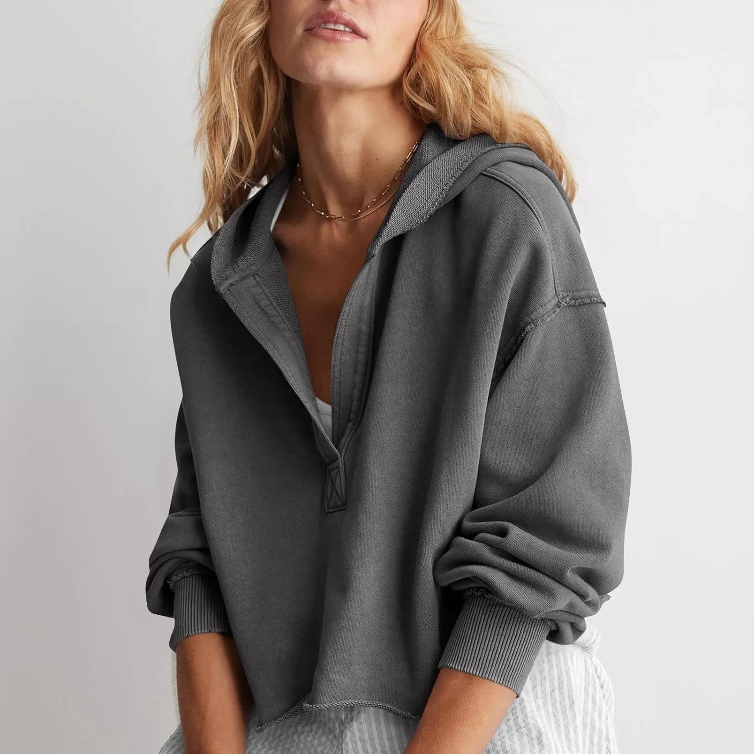 Womens Cropped Hoodies Long Sleeves V Neck Loose Casual Hooded Sweatshirts 2024 Fall Fashion Clothes