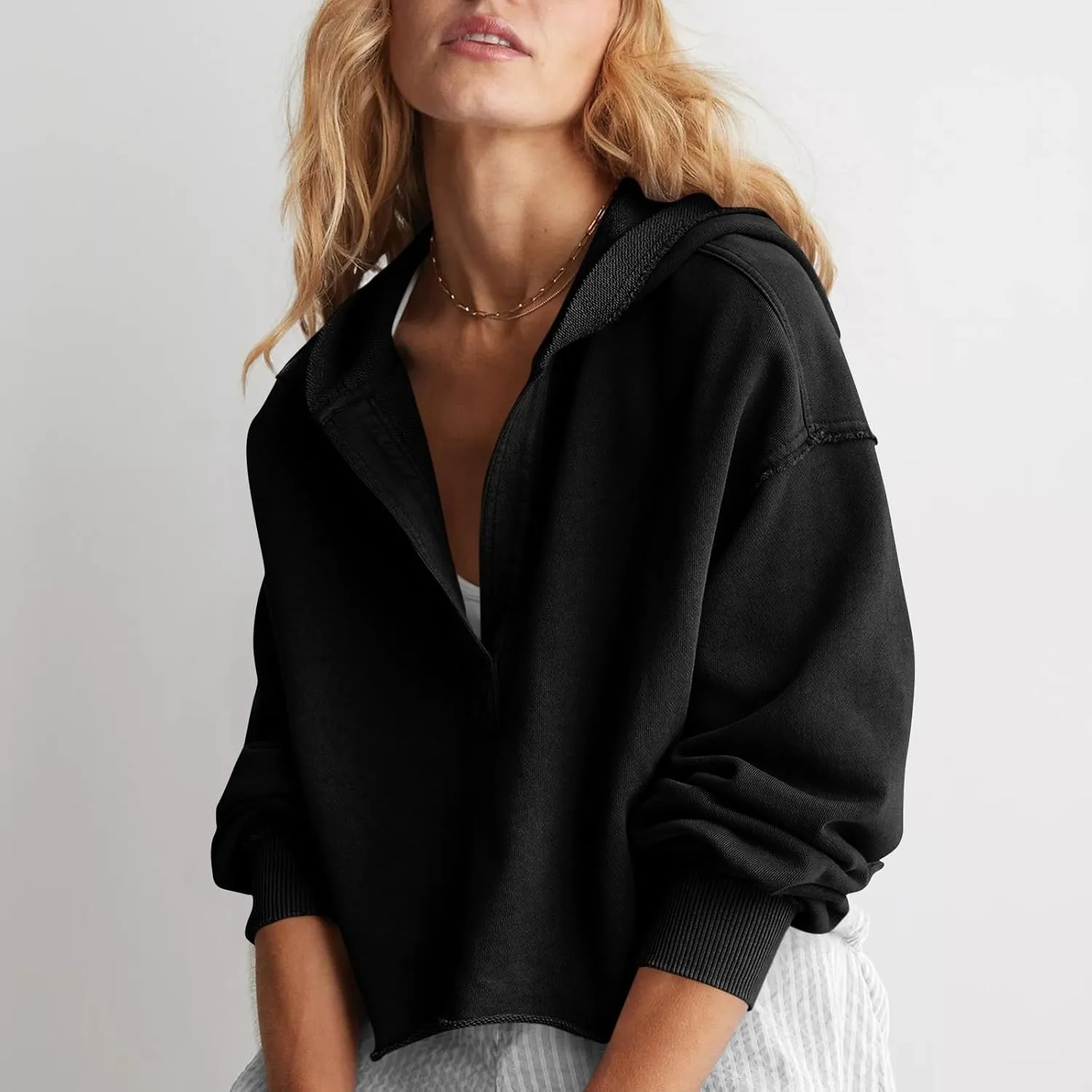 Womens Cropped Hoodies Long Sleeves V Neck Loose Casual Hooded Sweatshirts 2024 Fall Fashion Clothes